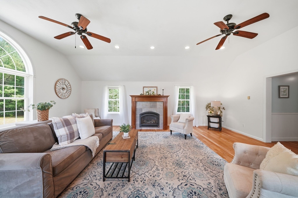 4 Brookview Circle