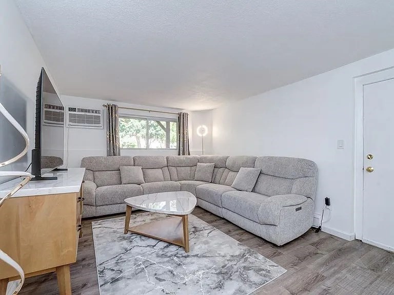 5 Lancelot Ct # 2