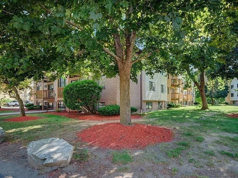 5 Lancelot Ct # 2