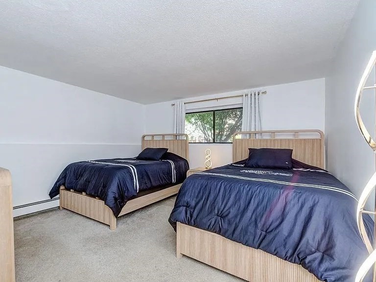 5 Lancelot Ct # 2