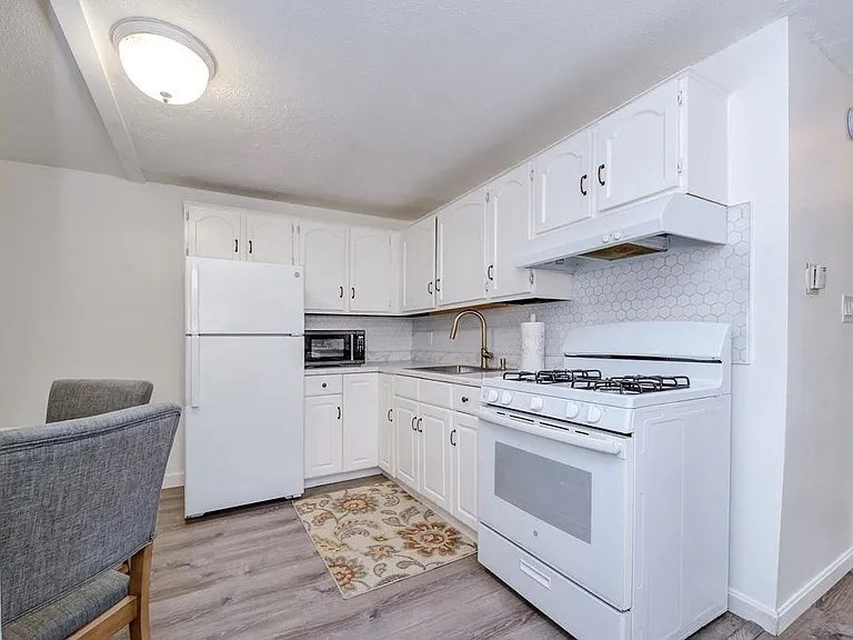 5 Lancelot Ct # 2