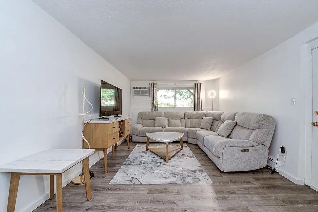 5 Lancelot Ct # 2