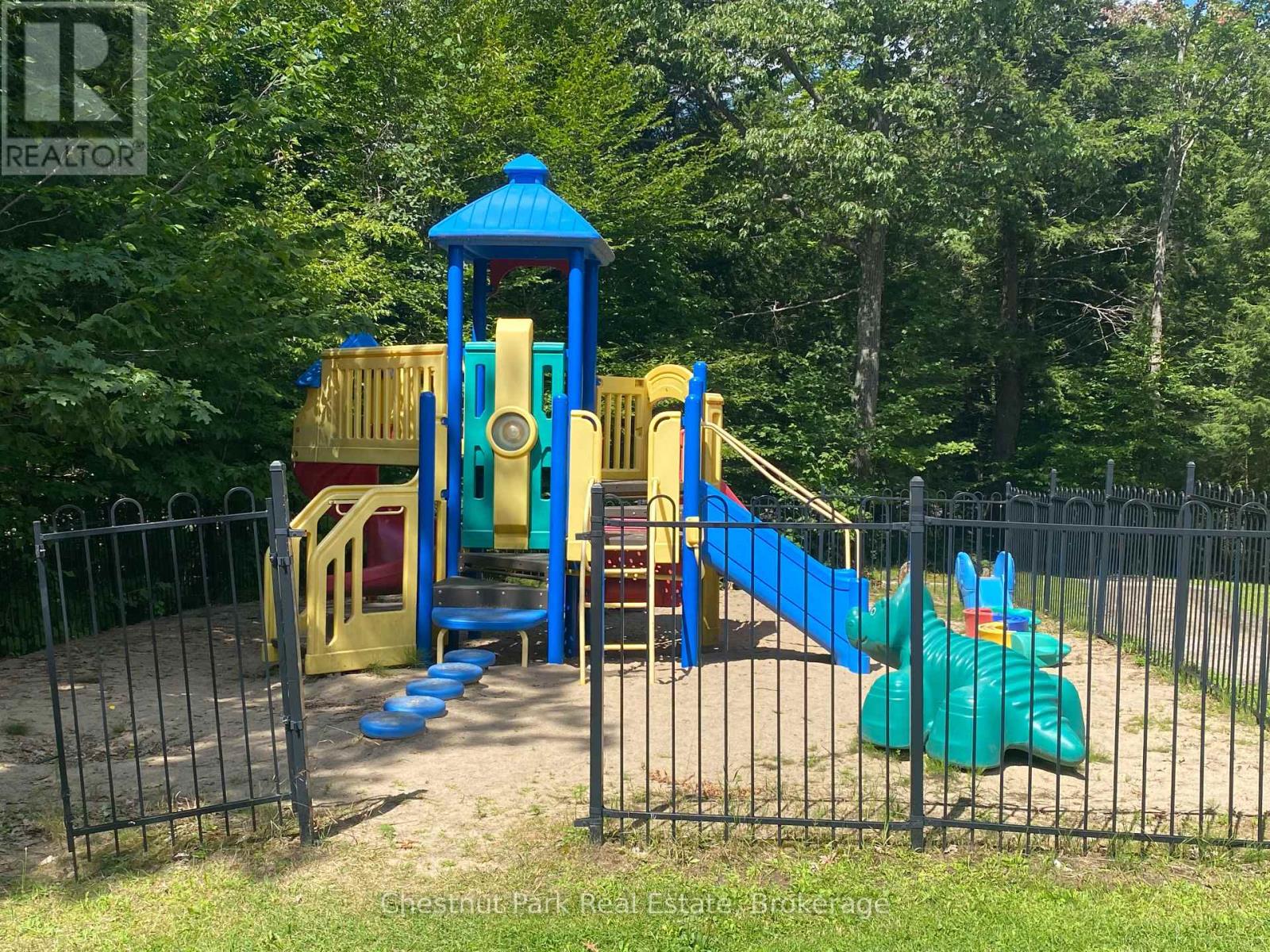 14 - 304 EMERALD HILLS COURT