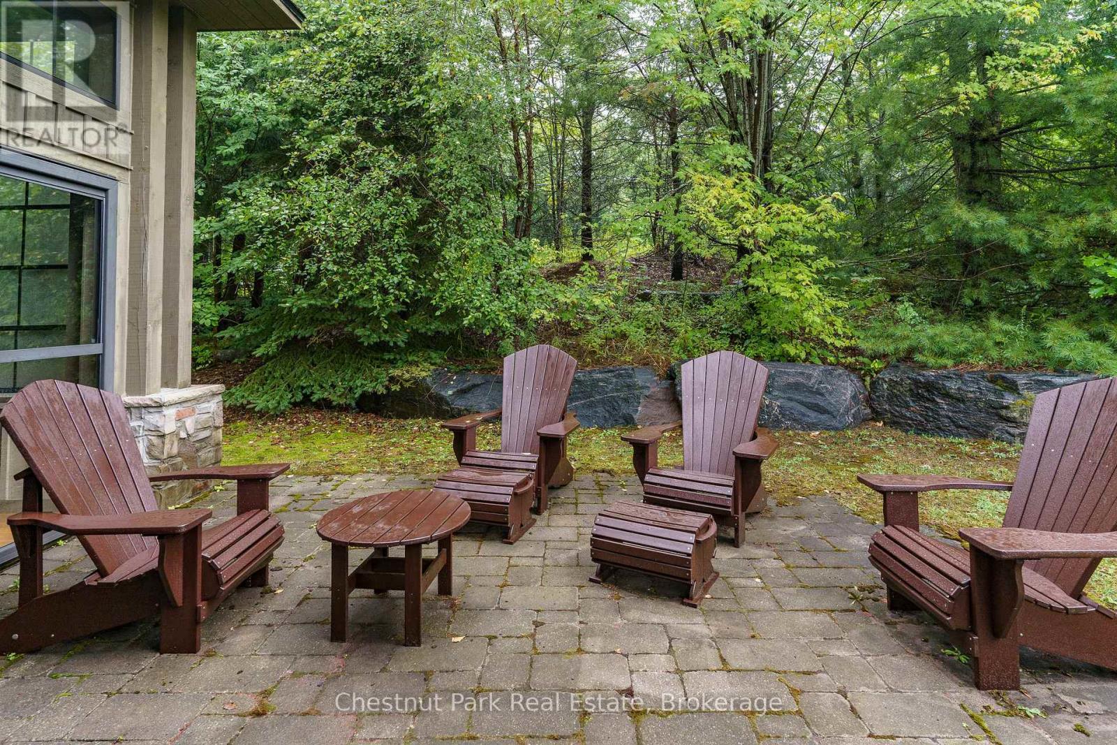 501 GLEN ABBEY WAY E