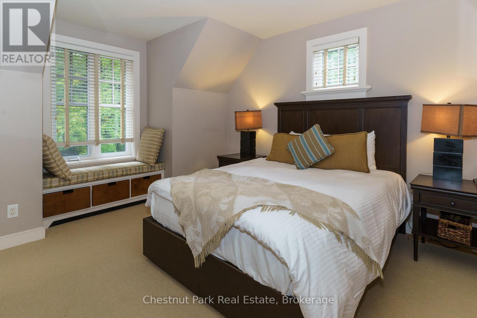 501 GLEN ABBEY WAY E