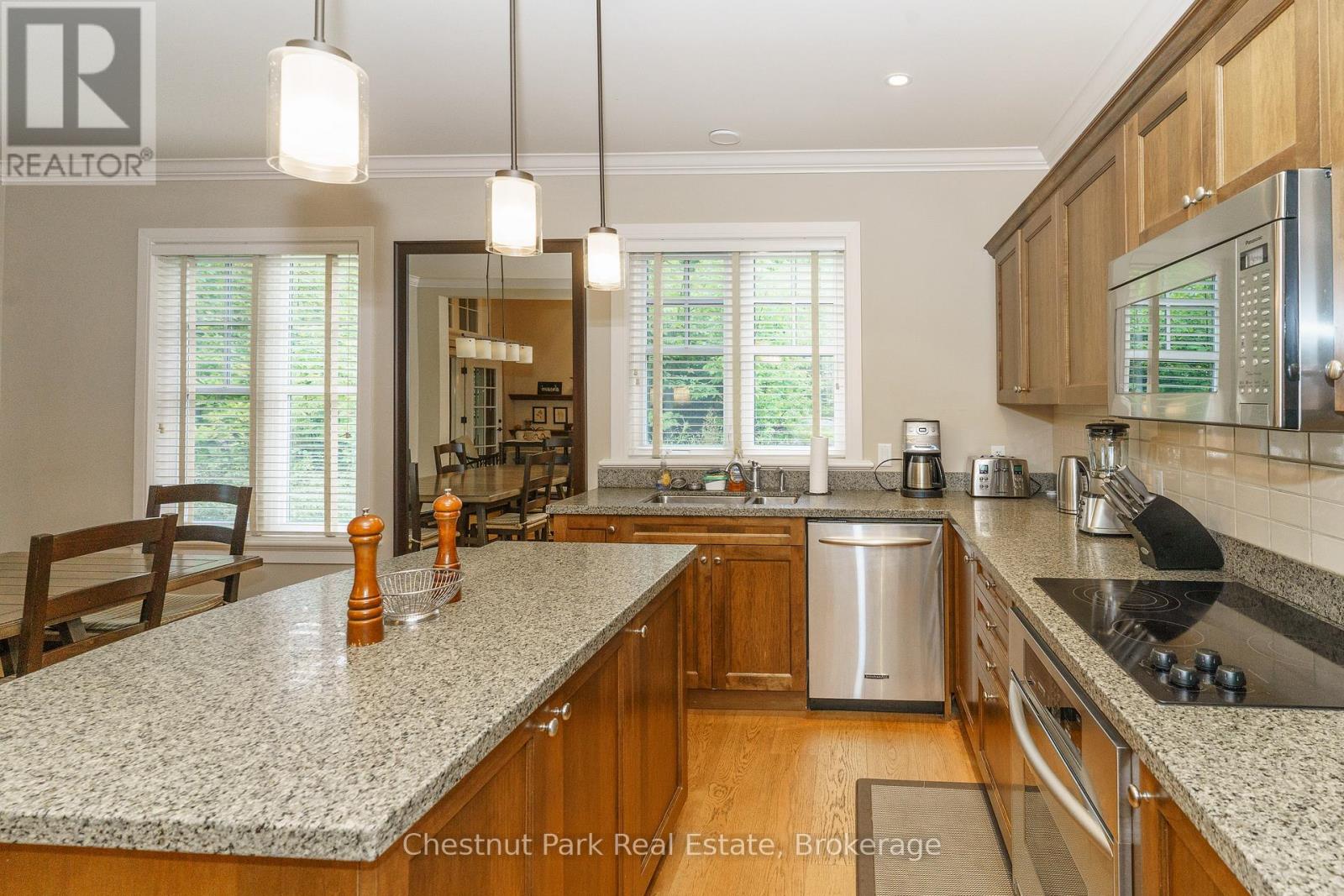 501 GLEN ABBEY WAY E