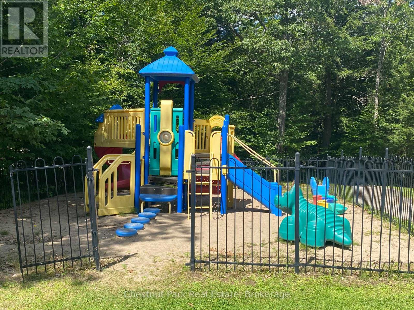 501 GLEN ABBEY WAY E