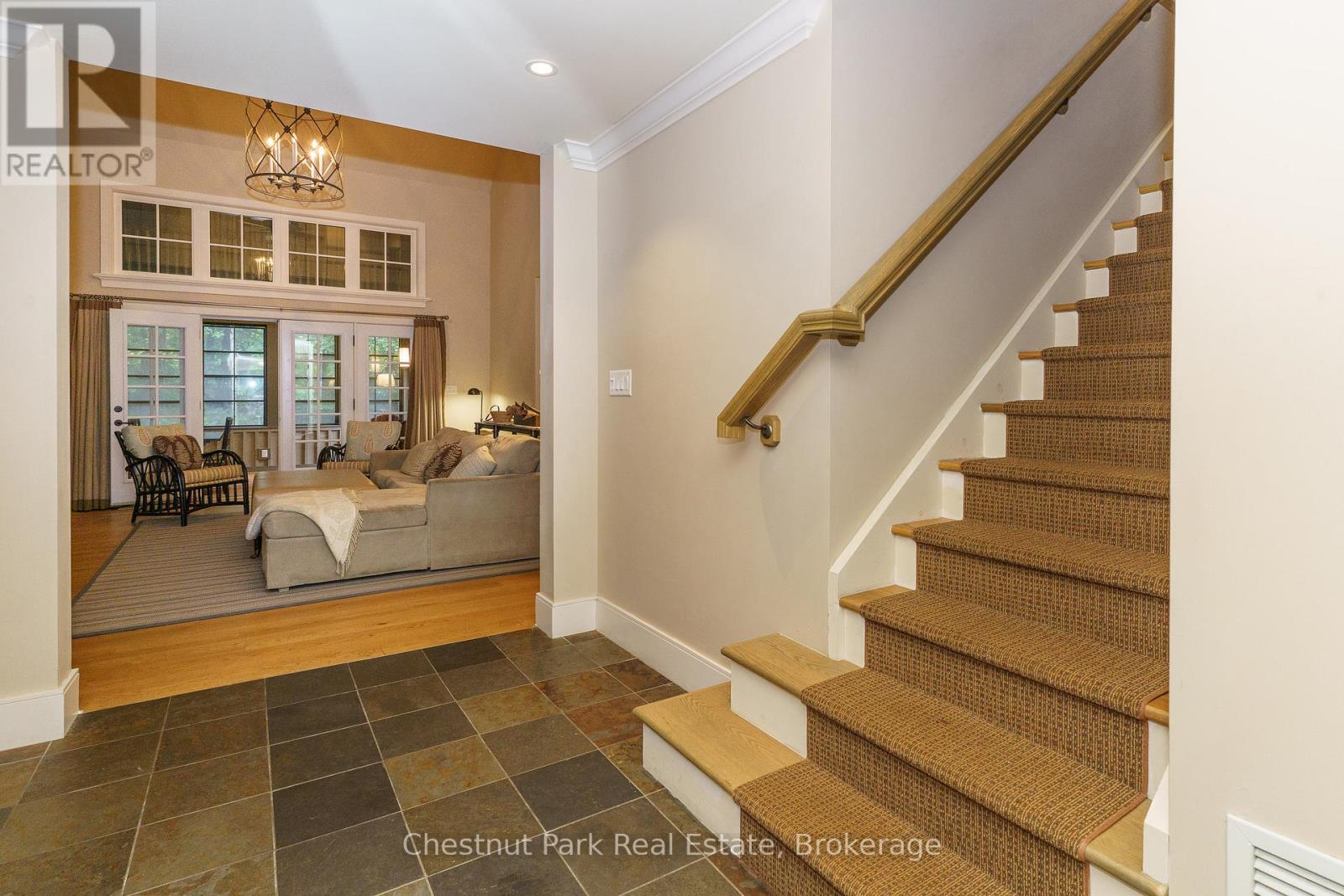 501 GLEN ABBEY WAY E