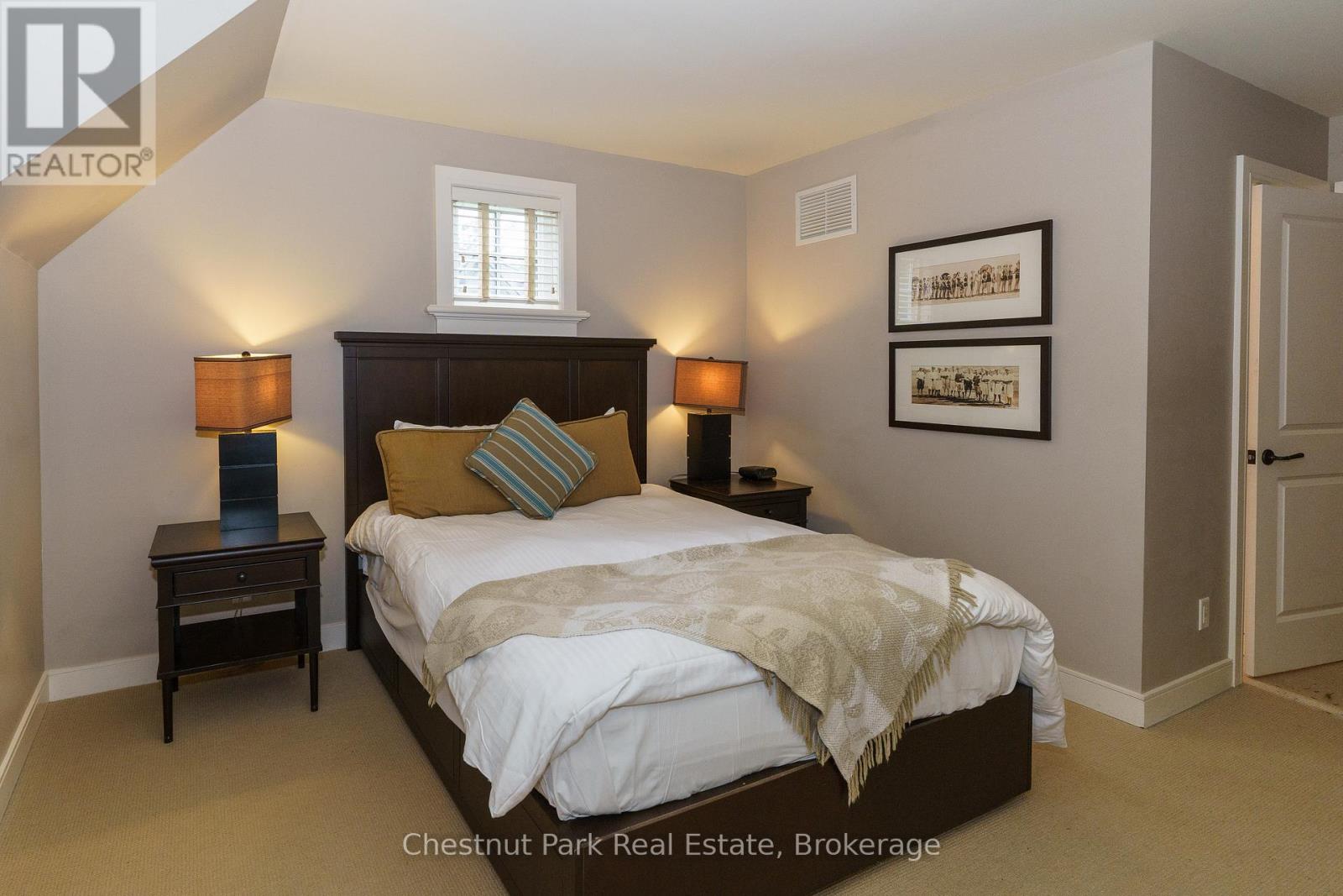 501 GLEN ABBEY WAY E