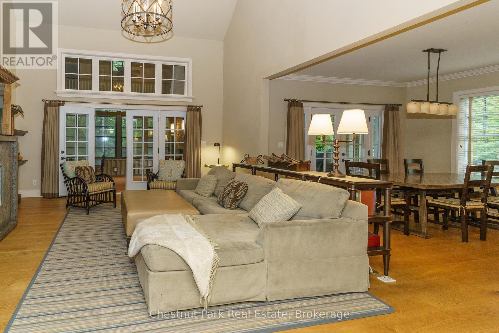 501 GLEN ABBEY WAY E