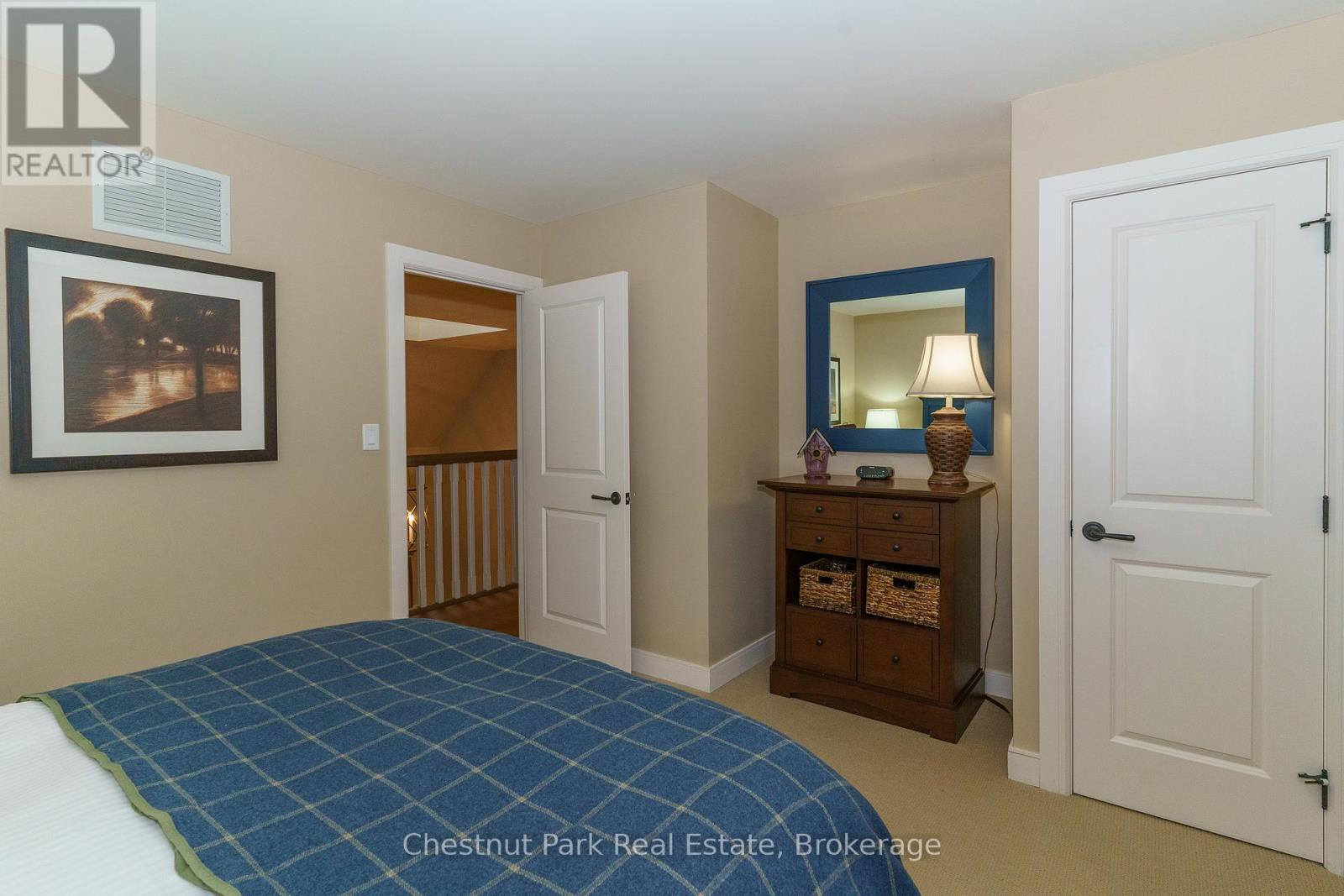 501 GLEN ABBEY WAY E