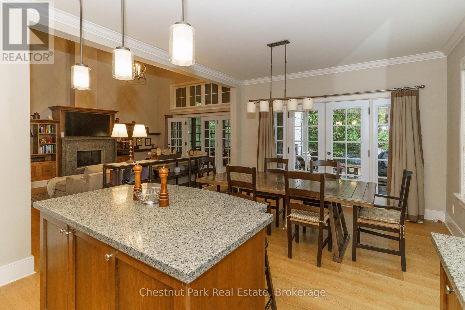 501 GLEN ABBEY WAY E