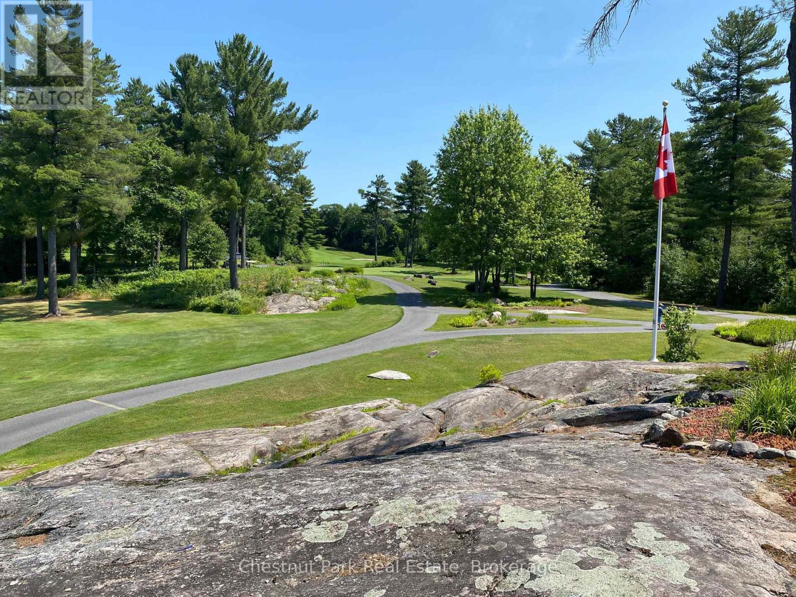 501 GLEN ABBEY WAY E