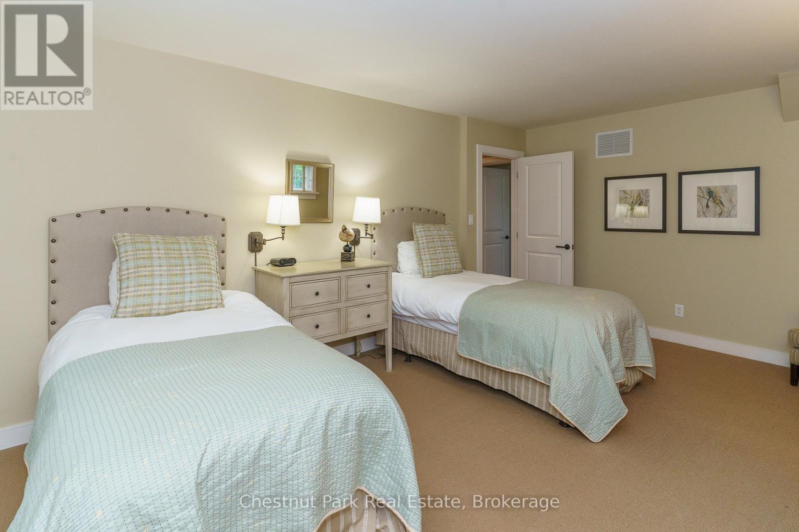 501 GLEN ABBEY WAY E