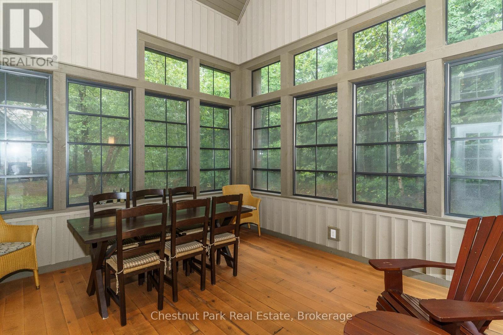 501 GLEN ABBEY WAY E