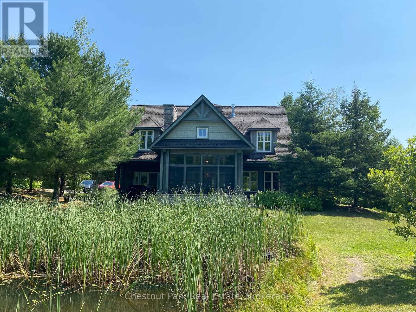 501 GLEN ABBEY WAY E