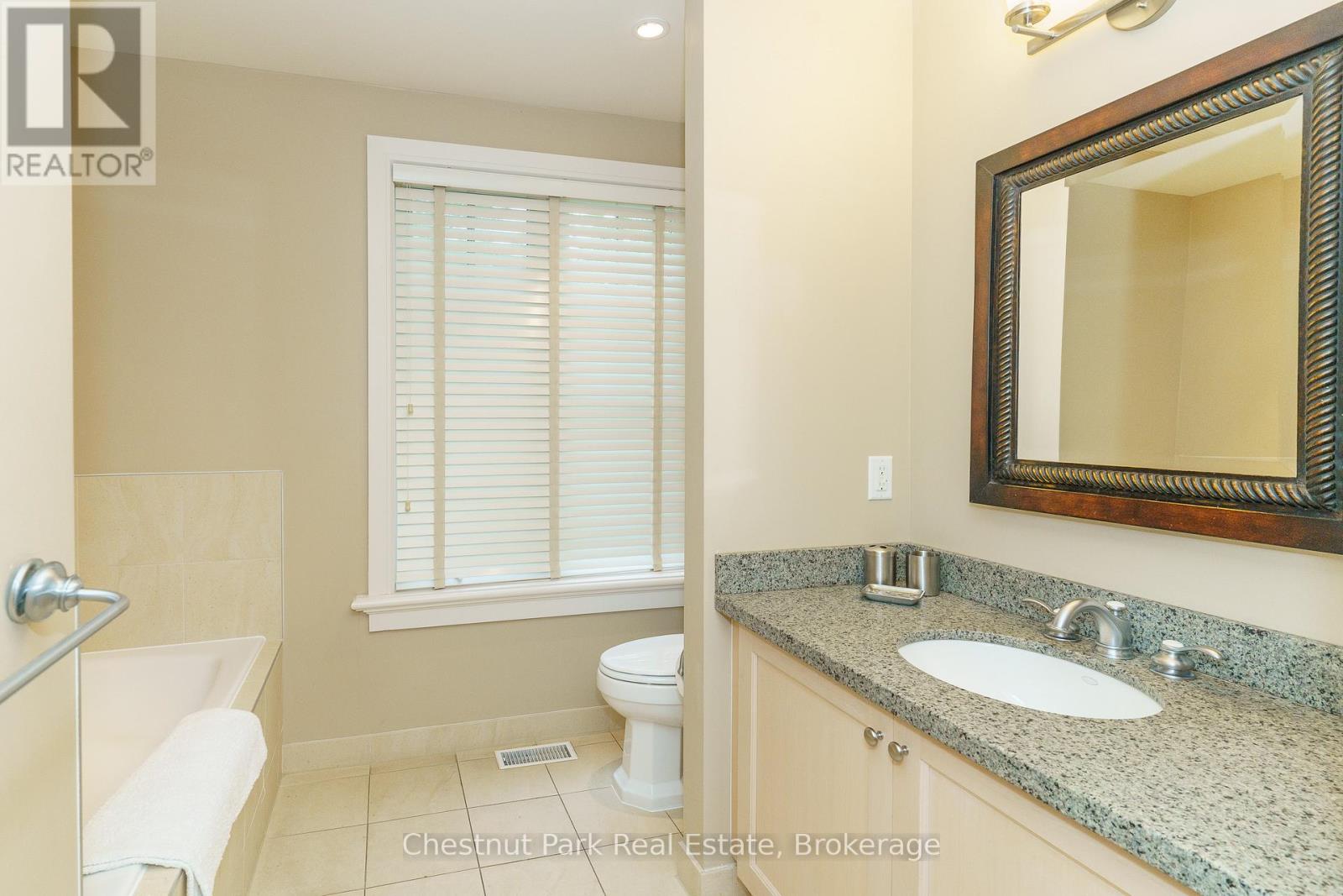 501 GLEN ABBEY WAY E