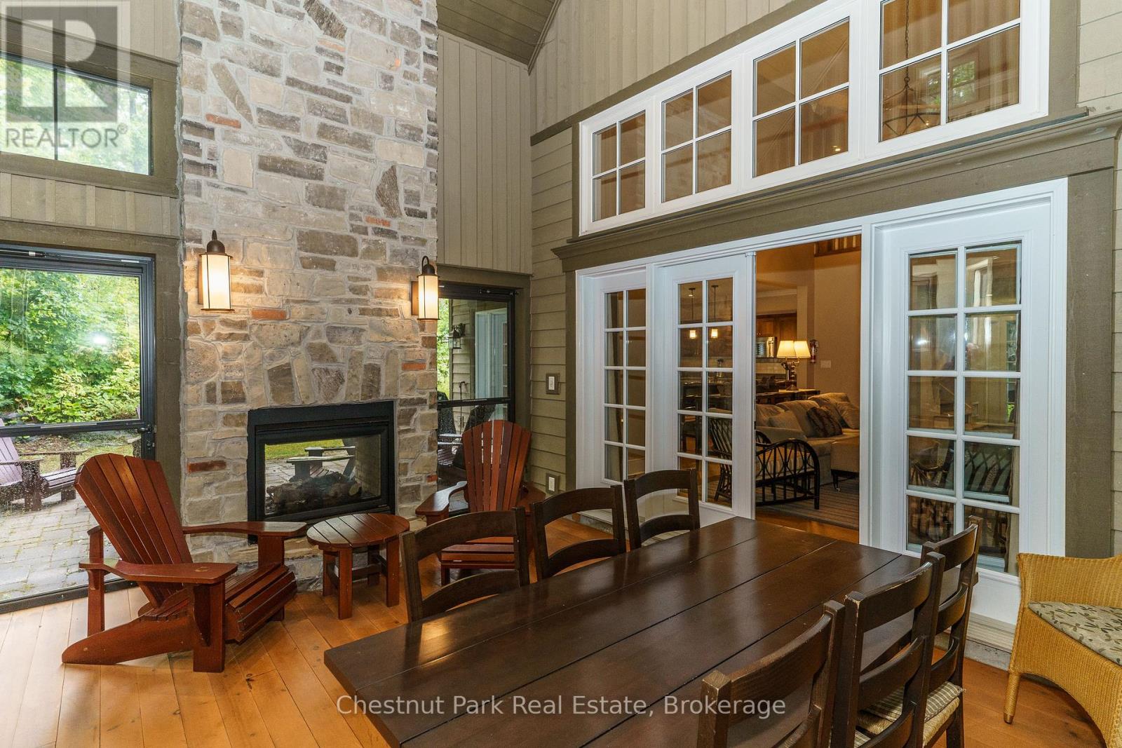 501 GLEN ABBEY WAY E