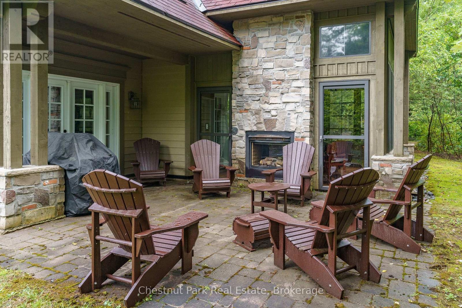 501 GLEN ABBEY WAY E