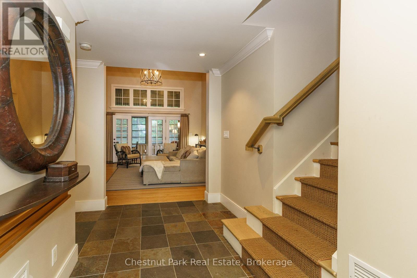 501 GLEN ABBEY WAY E