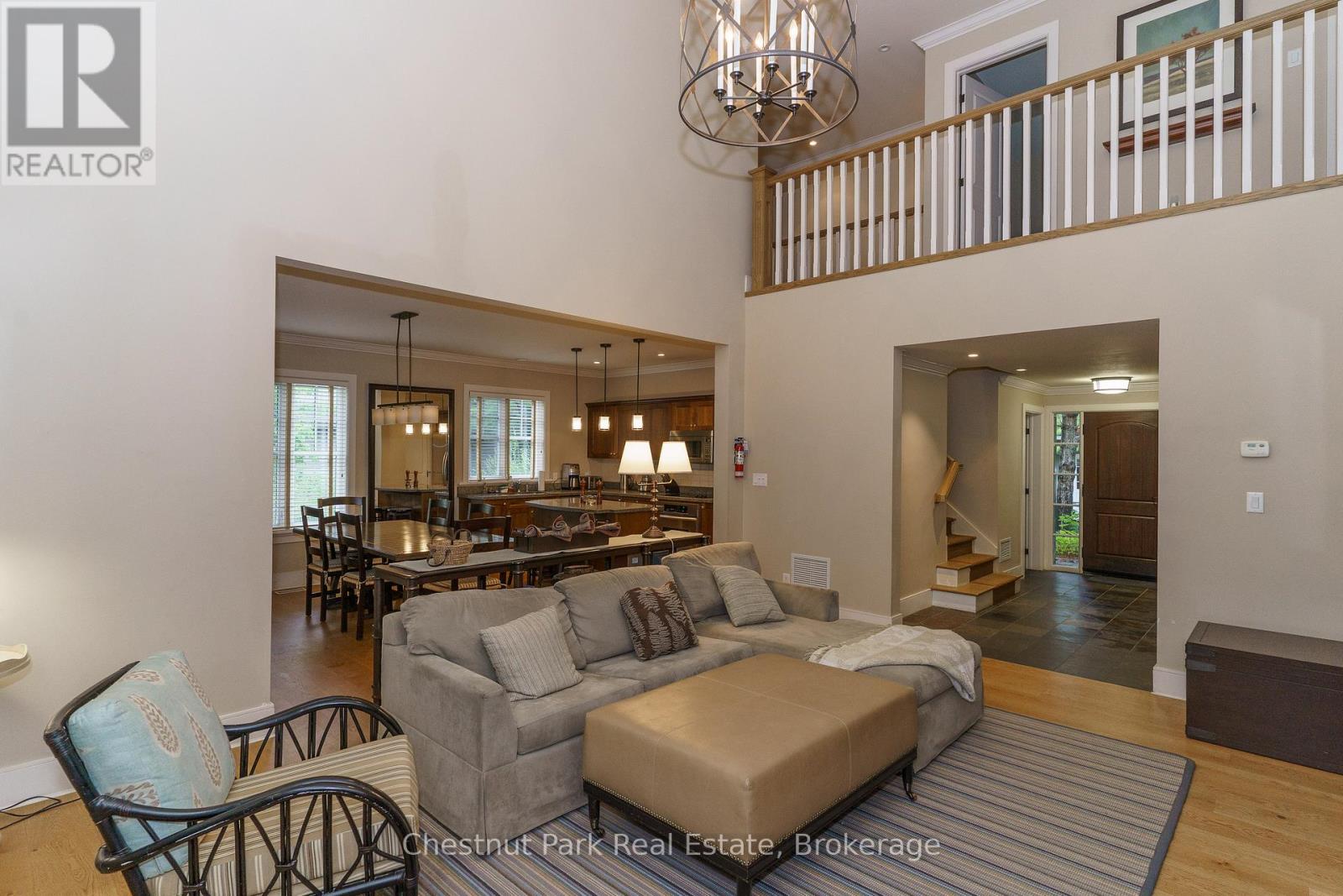 501 GLEN ABBEY WAY E