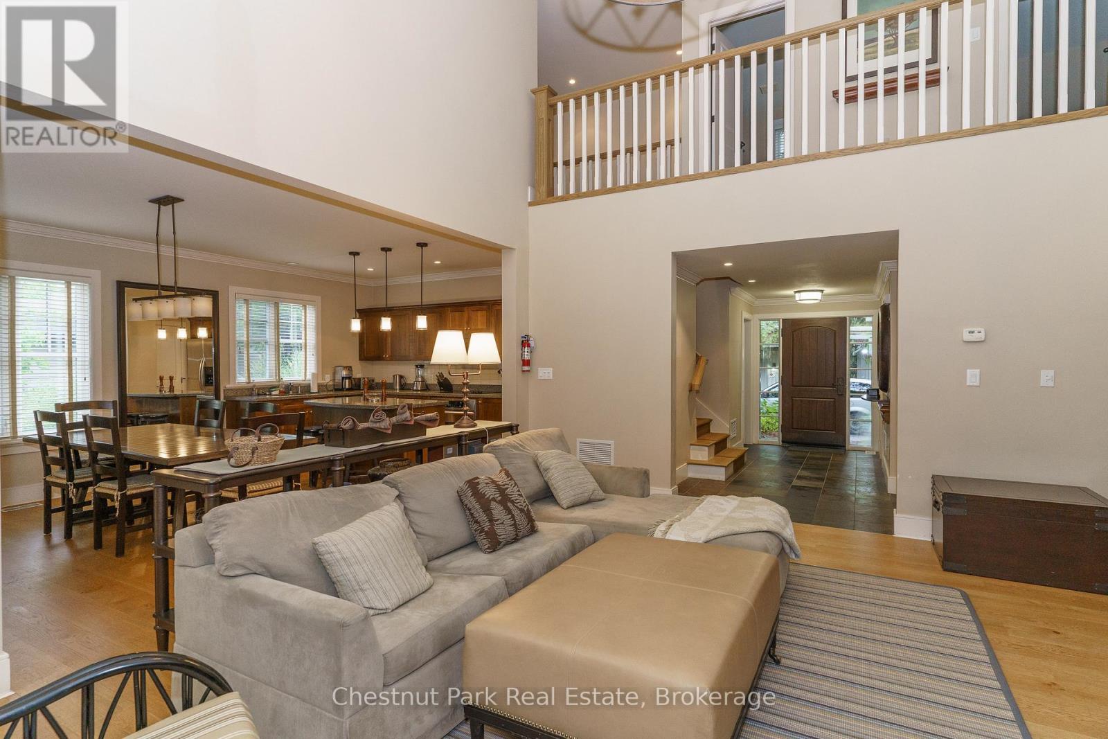 501 GLEN ABBEY WAY E