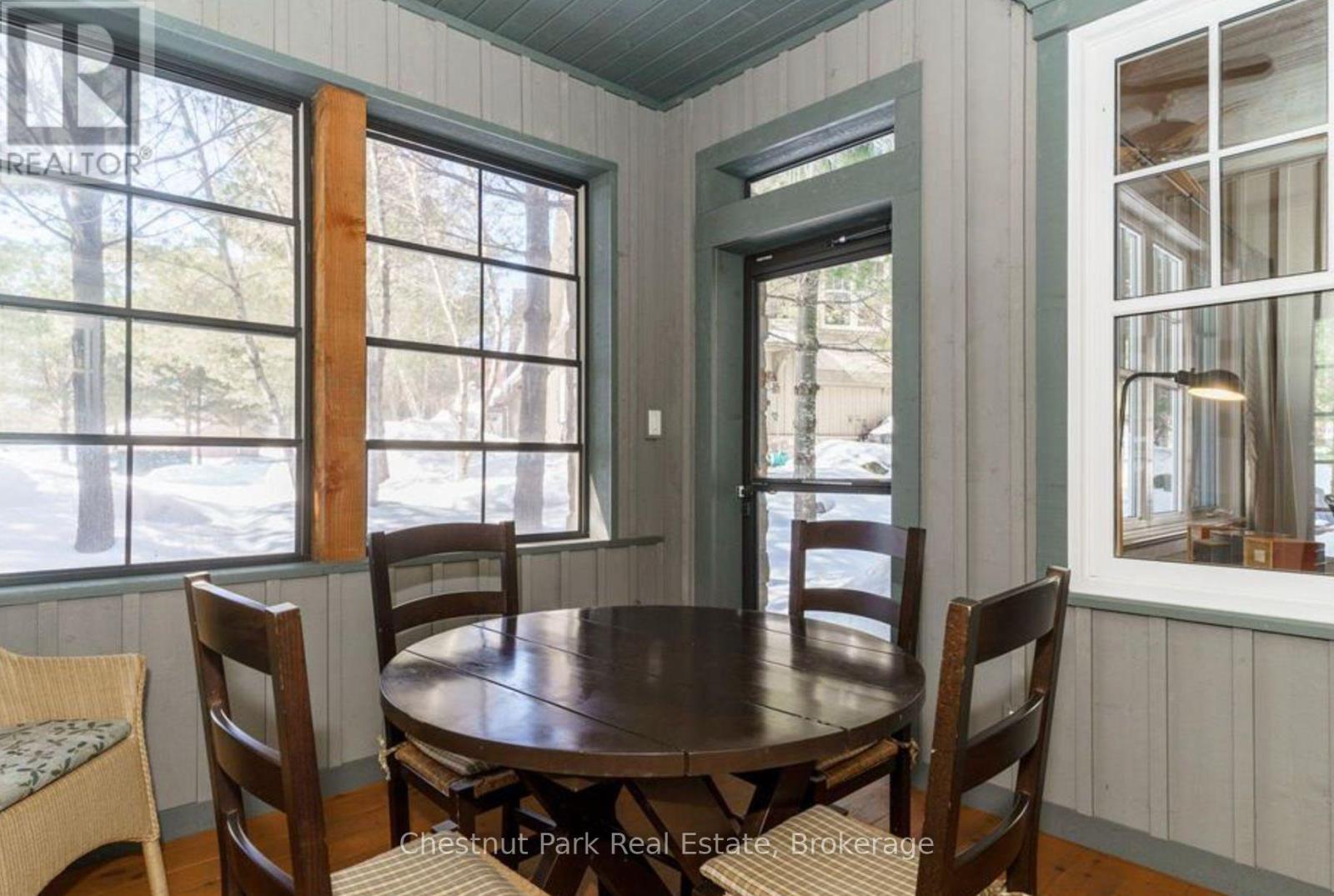 201 GLEN ABBEY WAY S