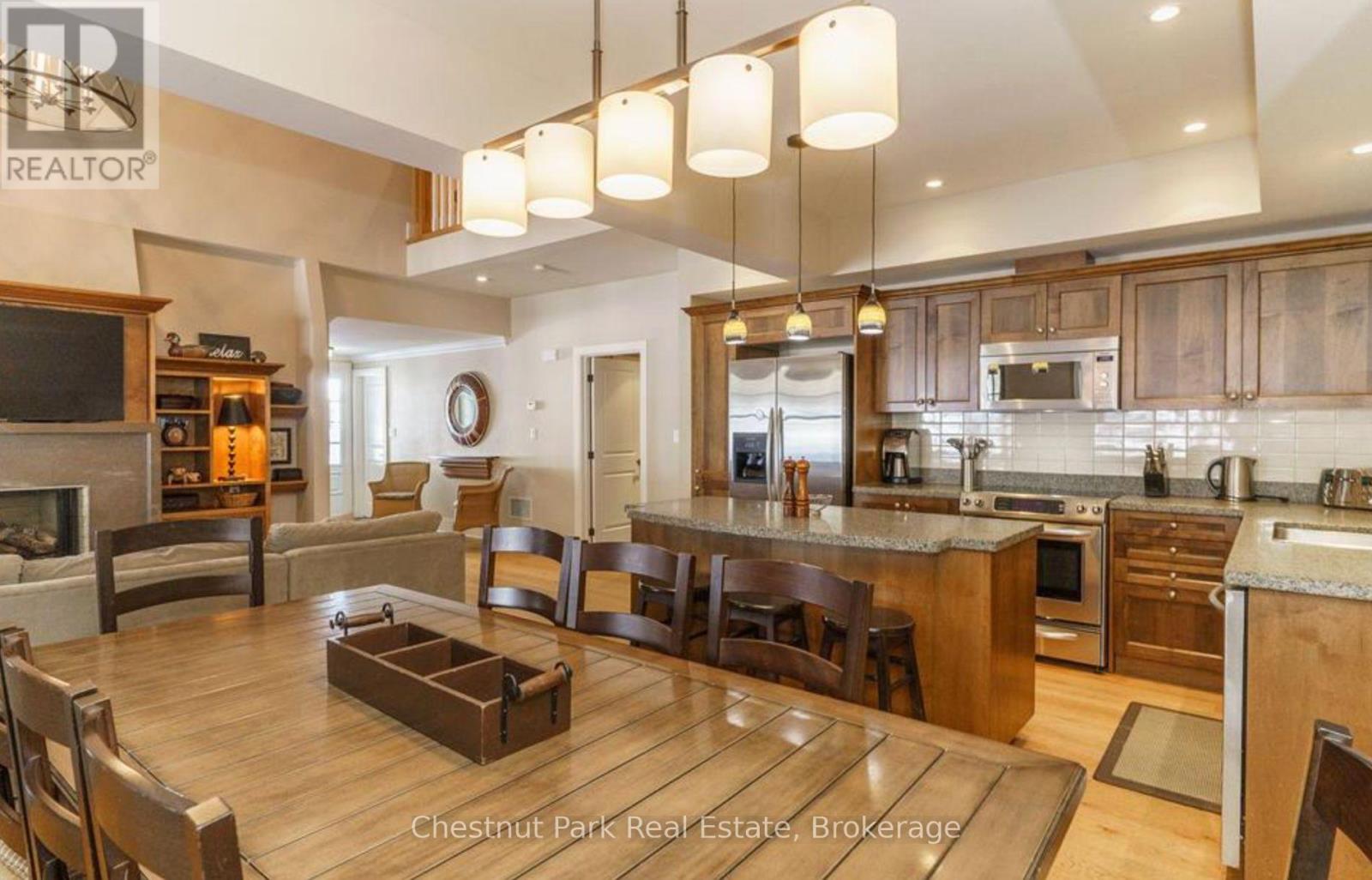 201 GLEN ABBEY WAY S