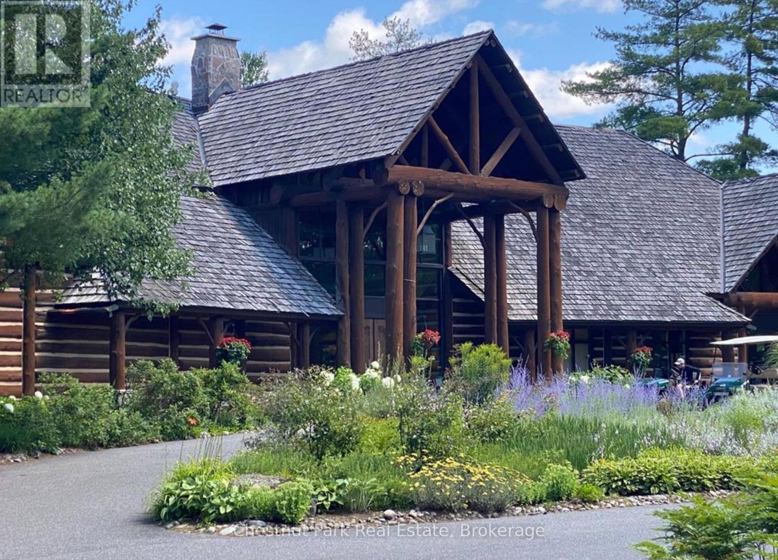 201 GLEN ABBEY WAY S