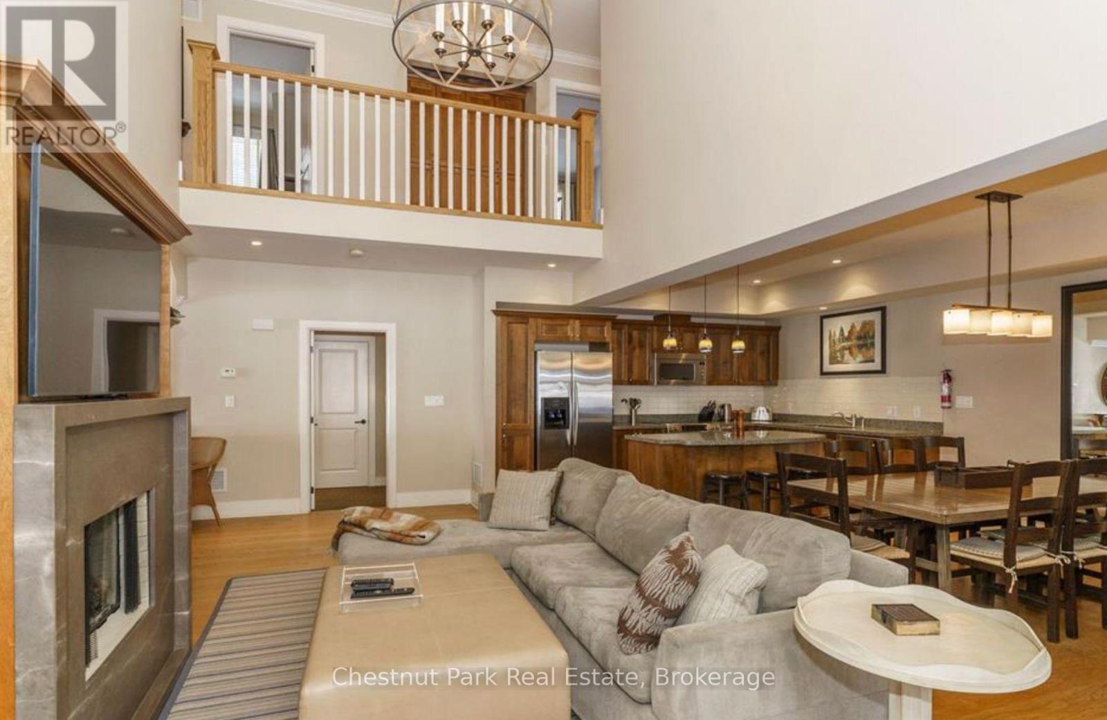 201 GLEN ABBEY WAY S