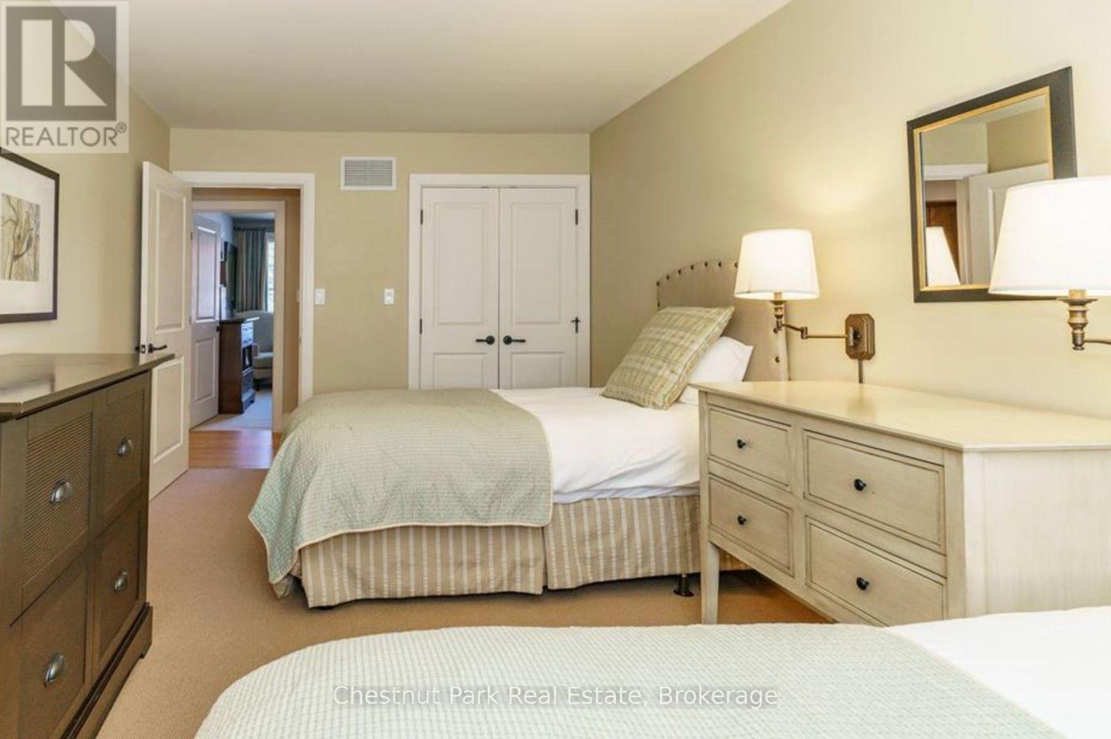 201 GLEN ABBEY WAY S