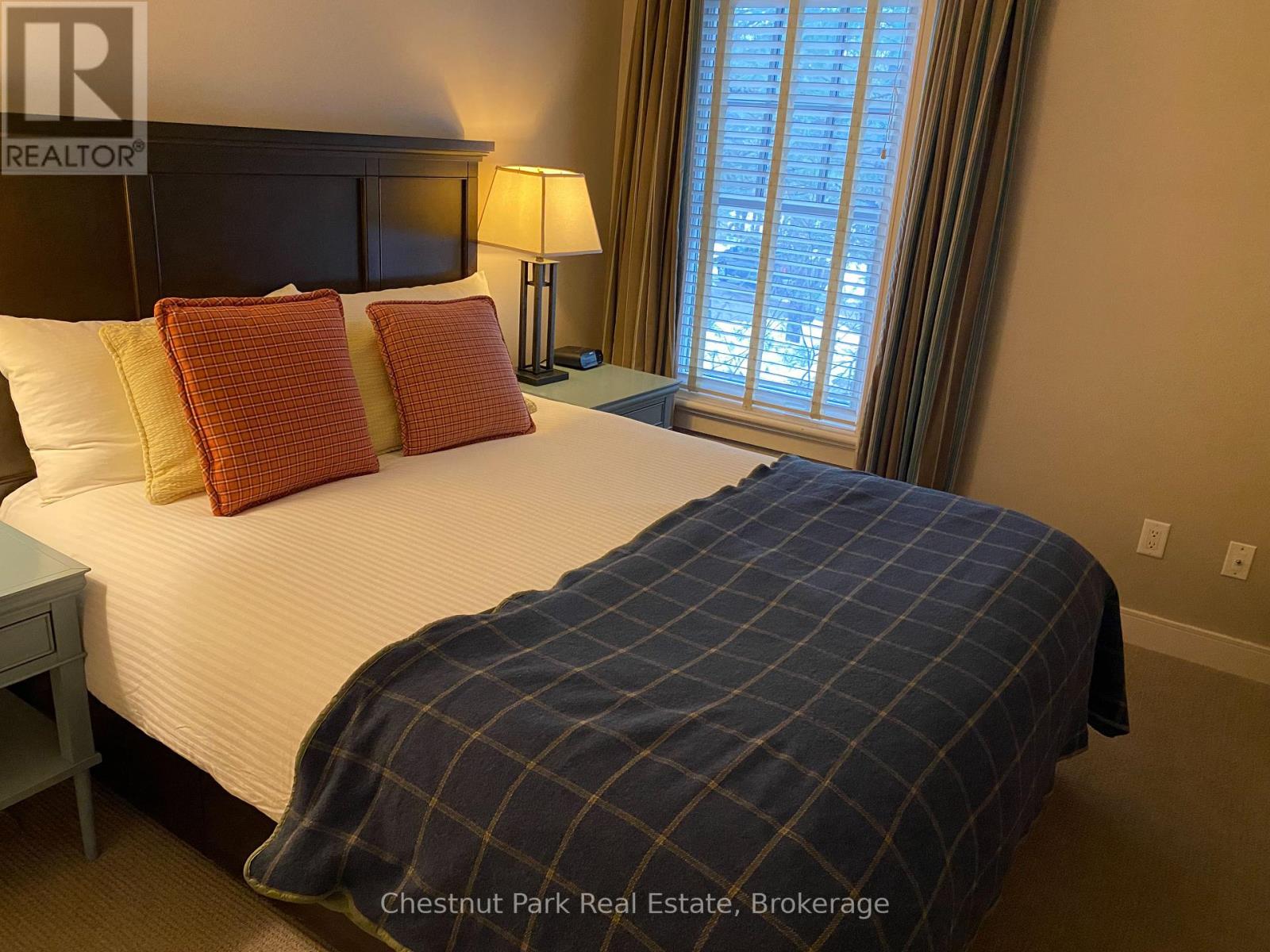 11 - 301 EMERALD HILLS COURT