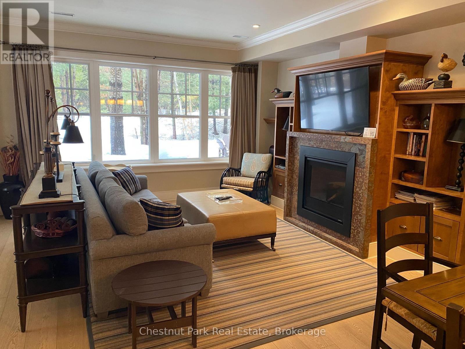 11 - 301 EMERALD HILLS COURT