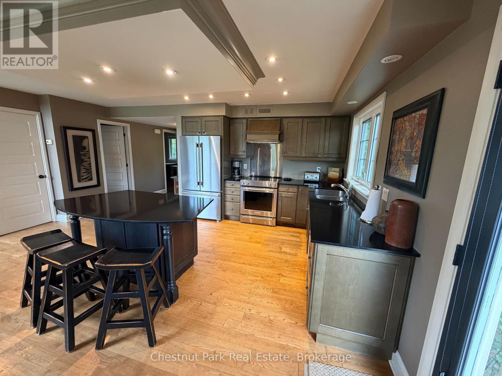 SANDFIELD 5 W3 - 3876 MUSKOKA ROAD 118 W