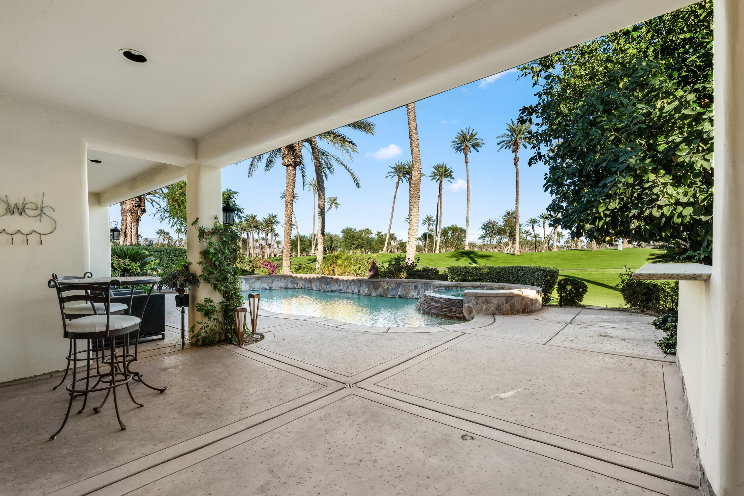 56648 Palms DR