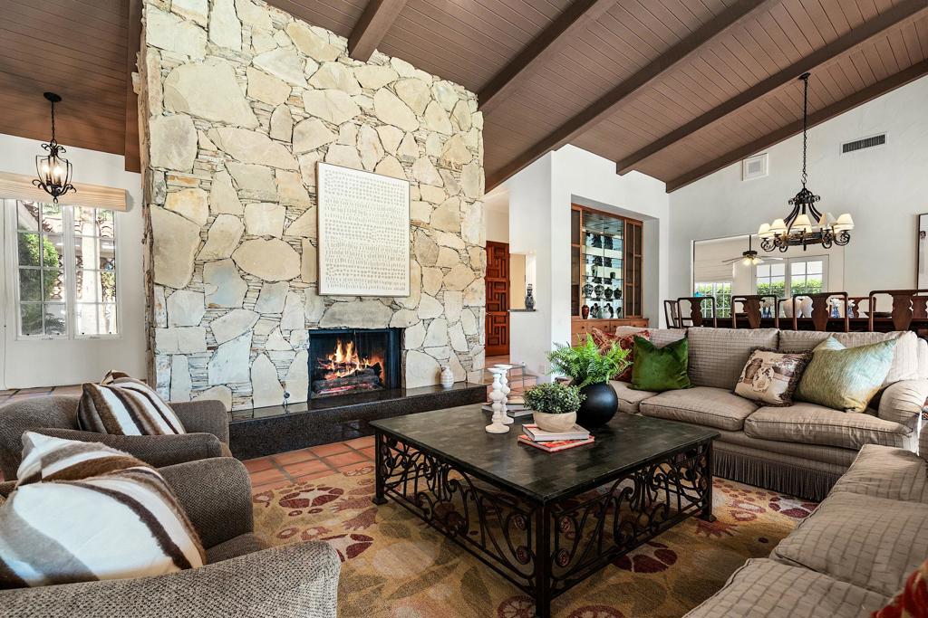 77175 Avenida Arteaga