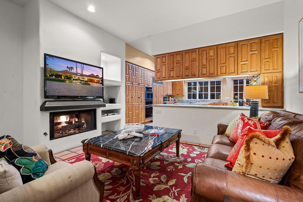 77175 Avenida Arteaga