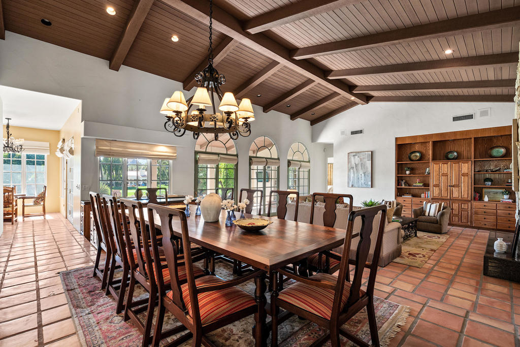 77175 Avenida Arteaga