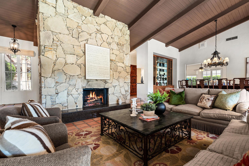 77175 Avenida Arteaga