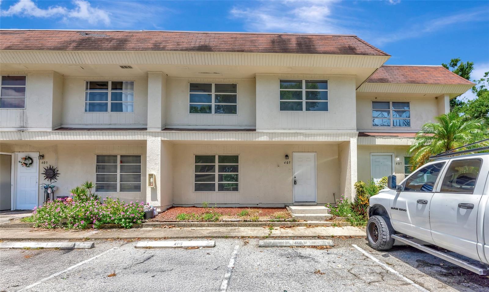 405 BARLOW AVE #61