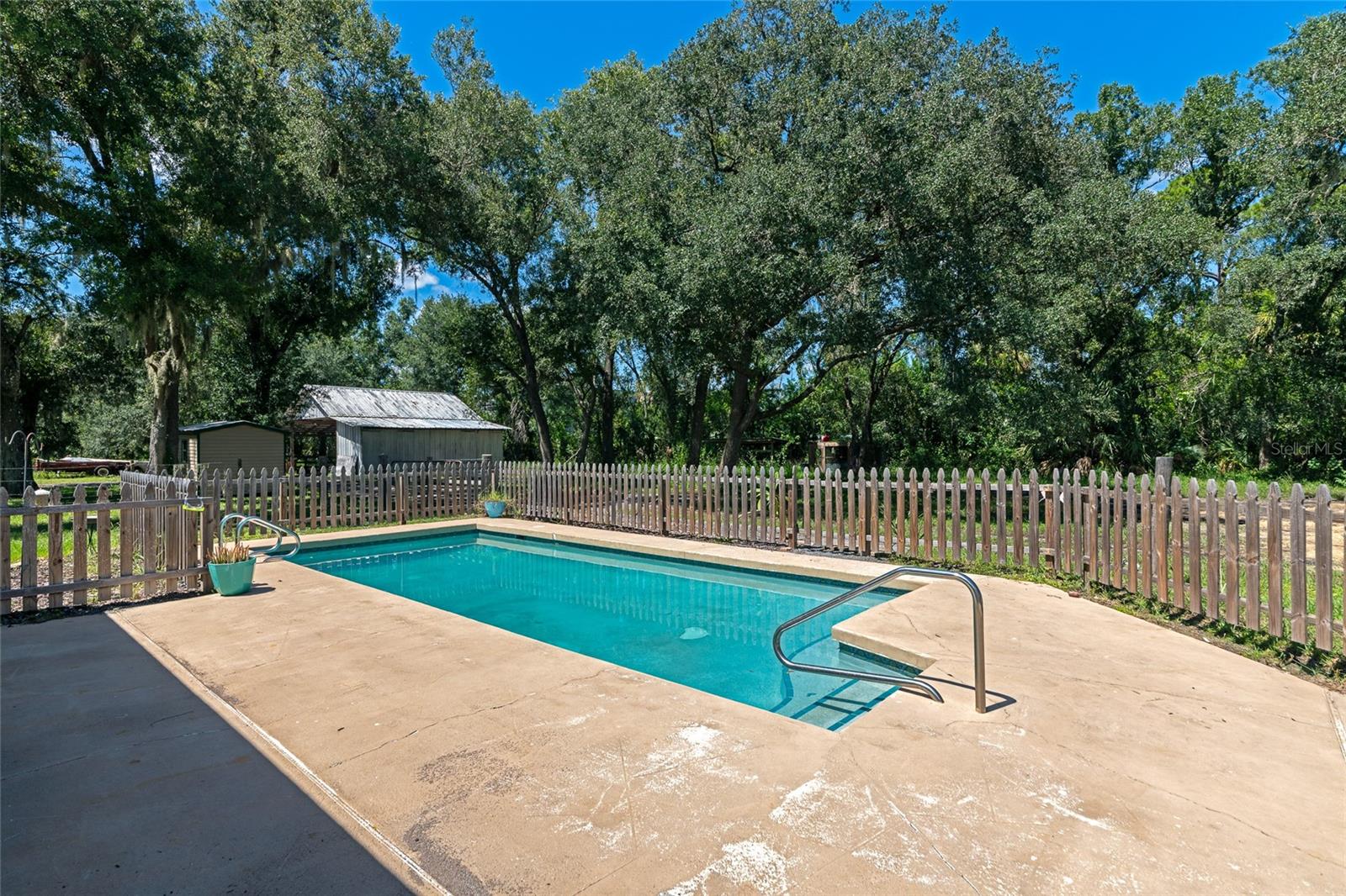6505 11TH DR E