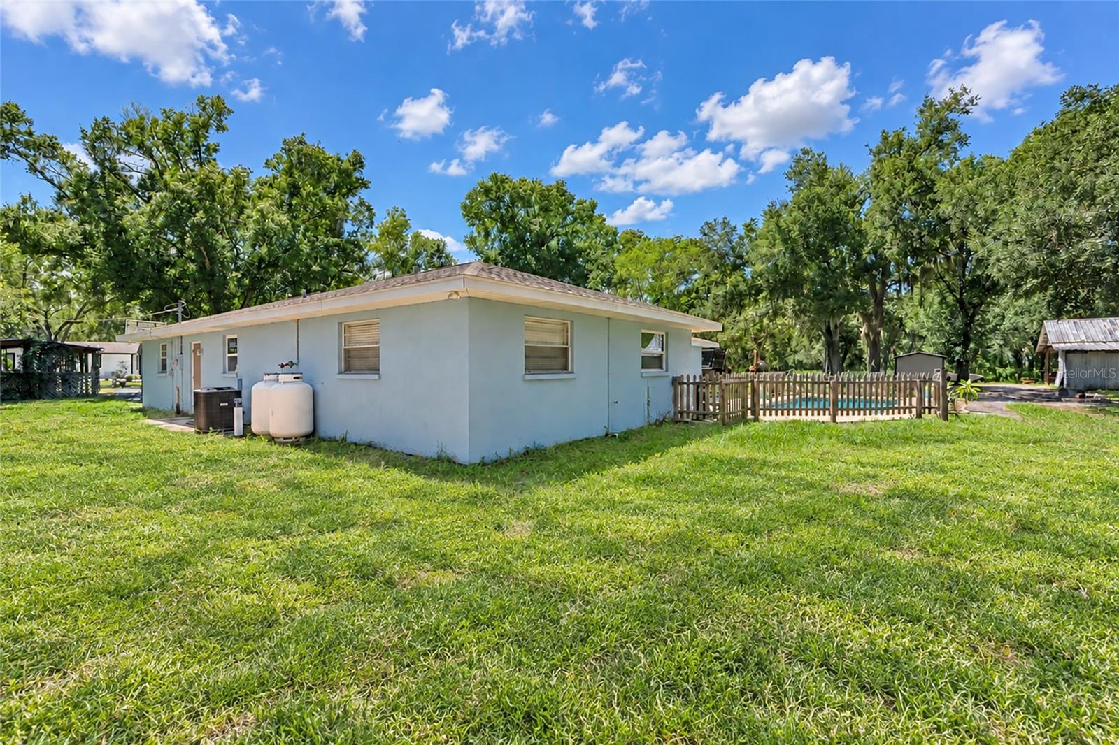 6505 11TH DR E