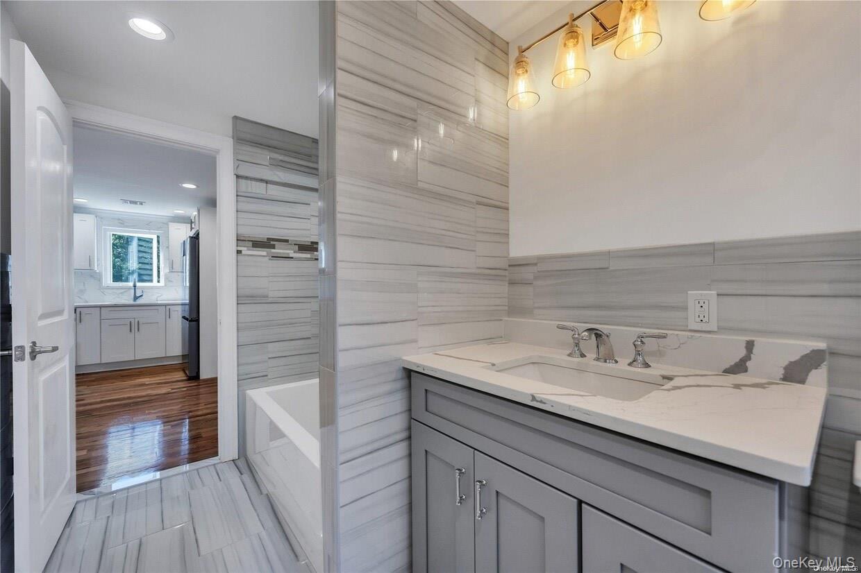 177 Waverly Avenue Unit: Second Floor