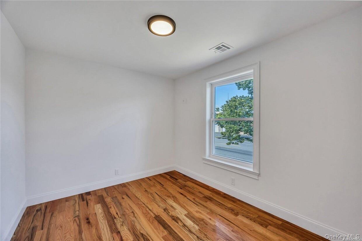 177 Waverly Avenue Unit: Second Floor