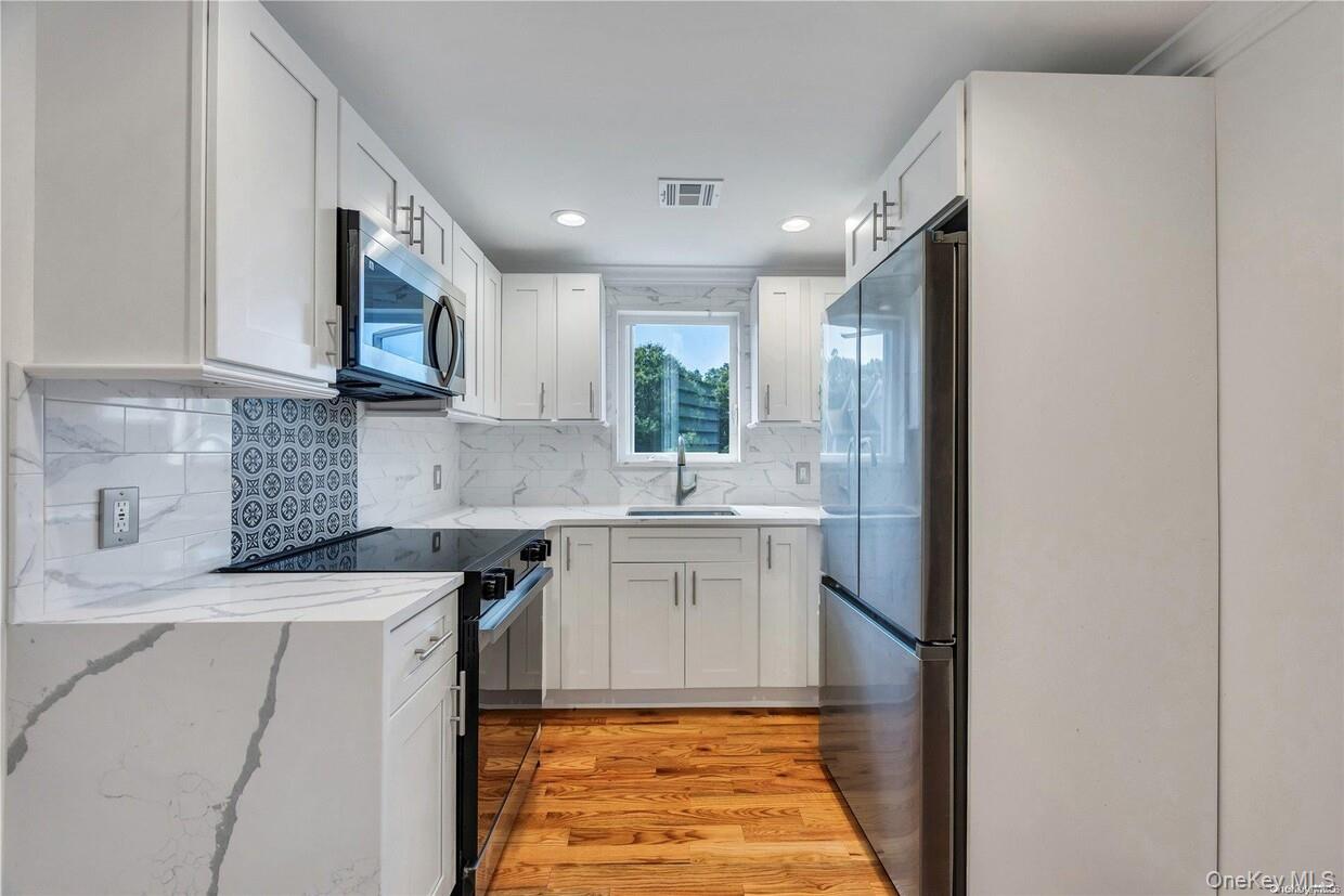 177 Waverly Avenue Unit: Second Floor