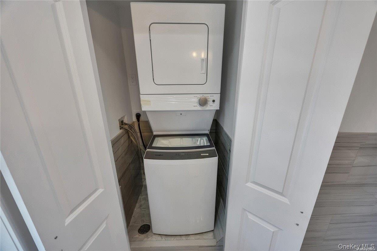 177 Waverly Avenue Unit: Second Floor