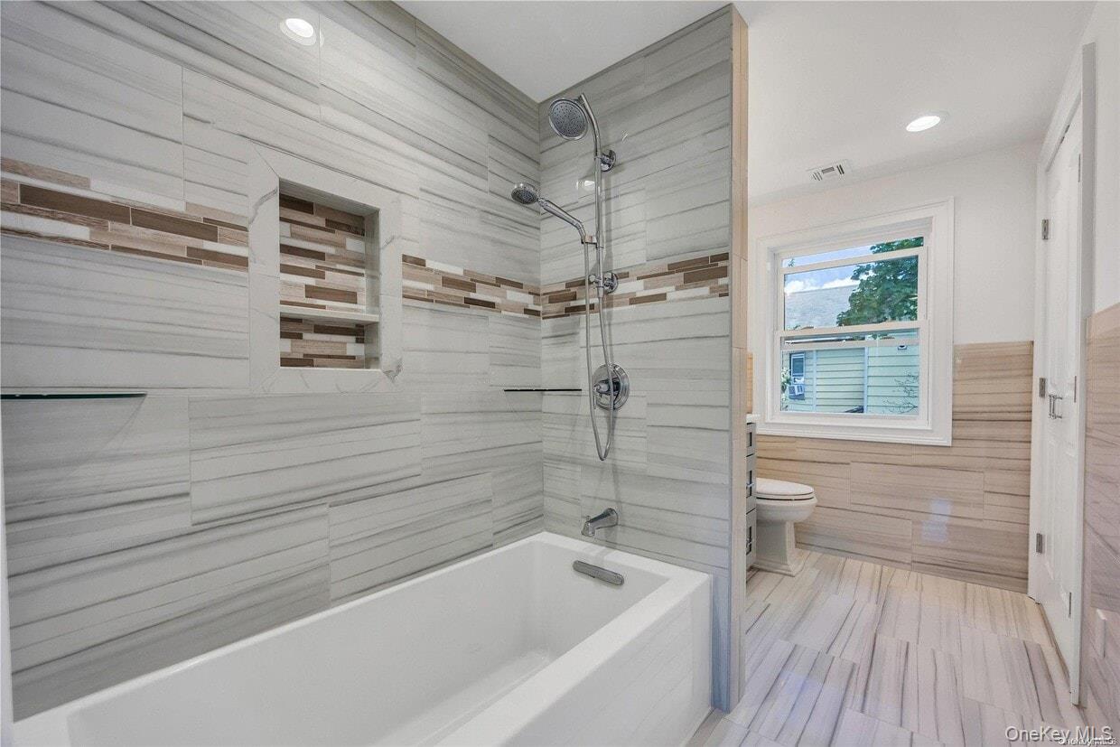 177 Waverly Avenue Unit: Second Floor