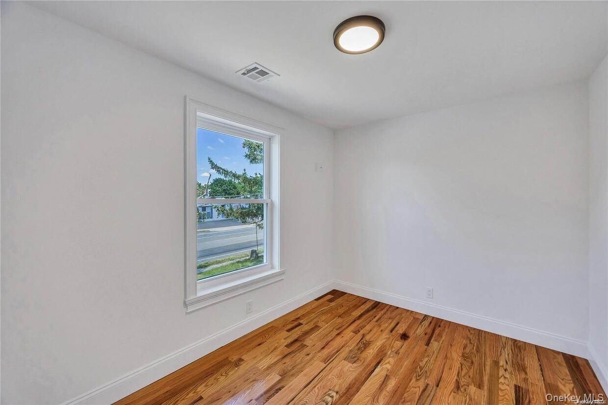 177 Waverly Avenue Unit: Second Floor