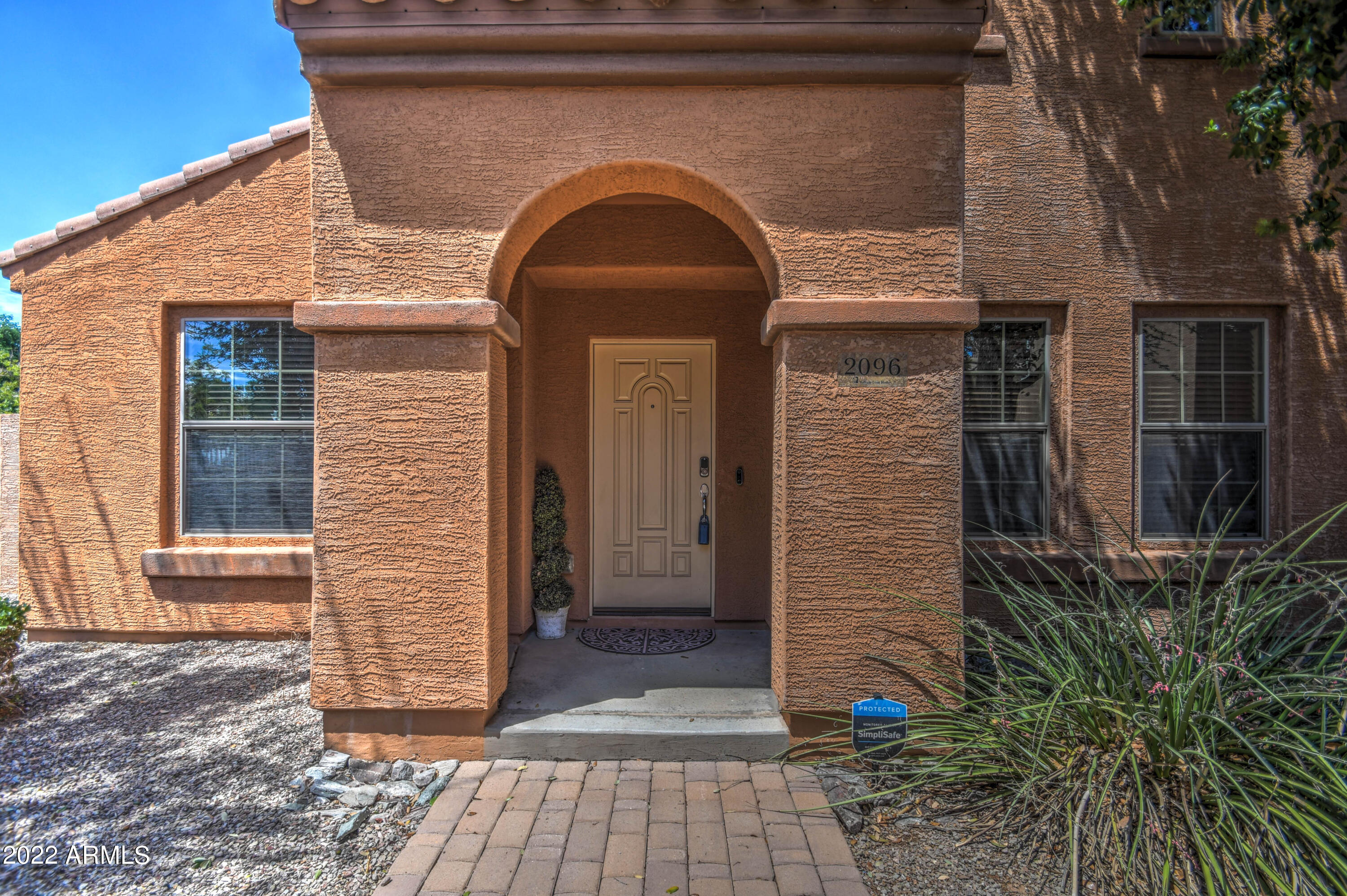 2096 S SETON Avenue