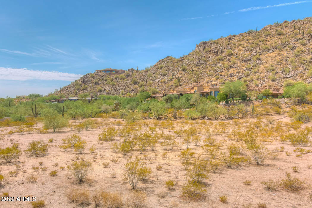 5630 N CAMELDALE Way, 31